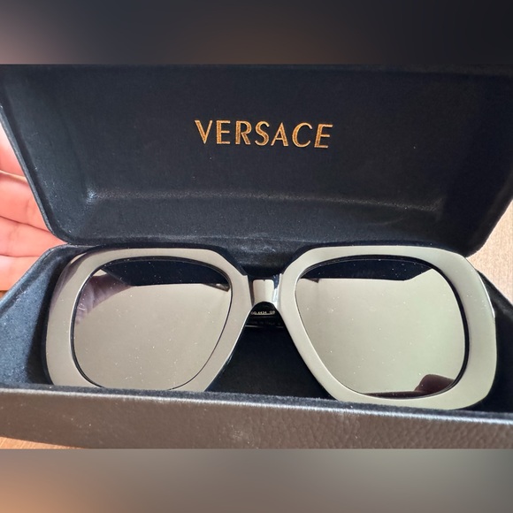 NEW IN BOX VERSACE 4434 SUNGLASSES - Picture 15 of 17